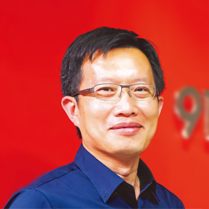 何英圻 何英圻
